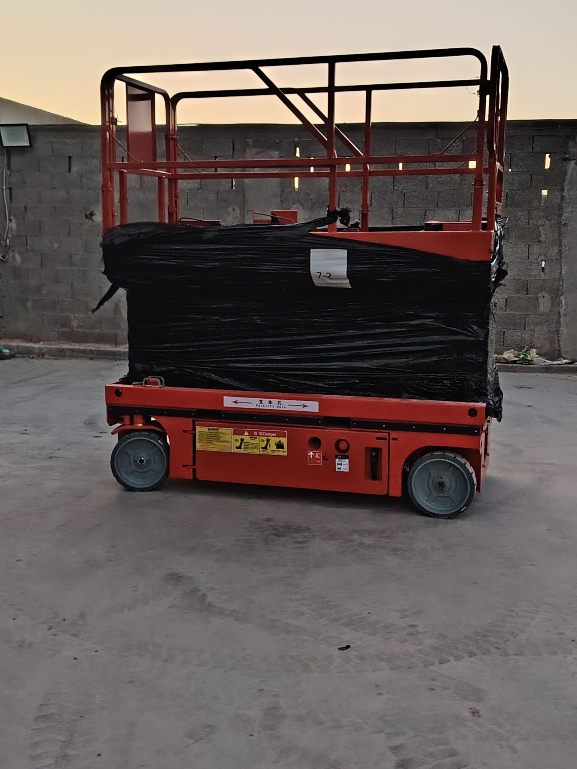 سيزرلفت للايجار مانلفت للايجار رافعة عمال للايجار