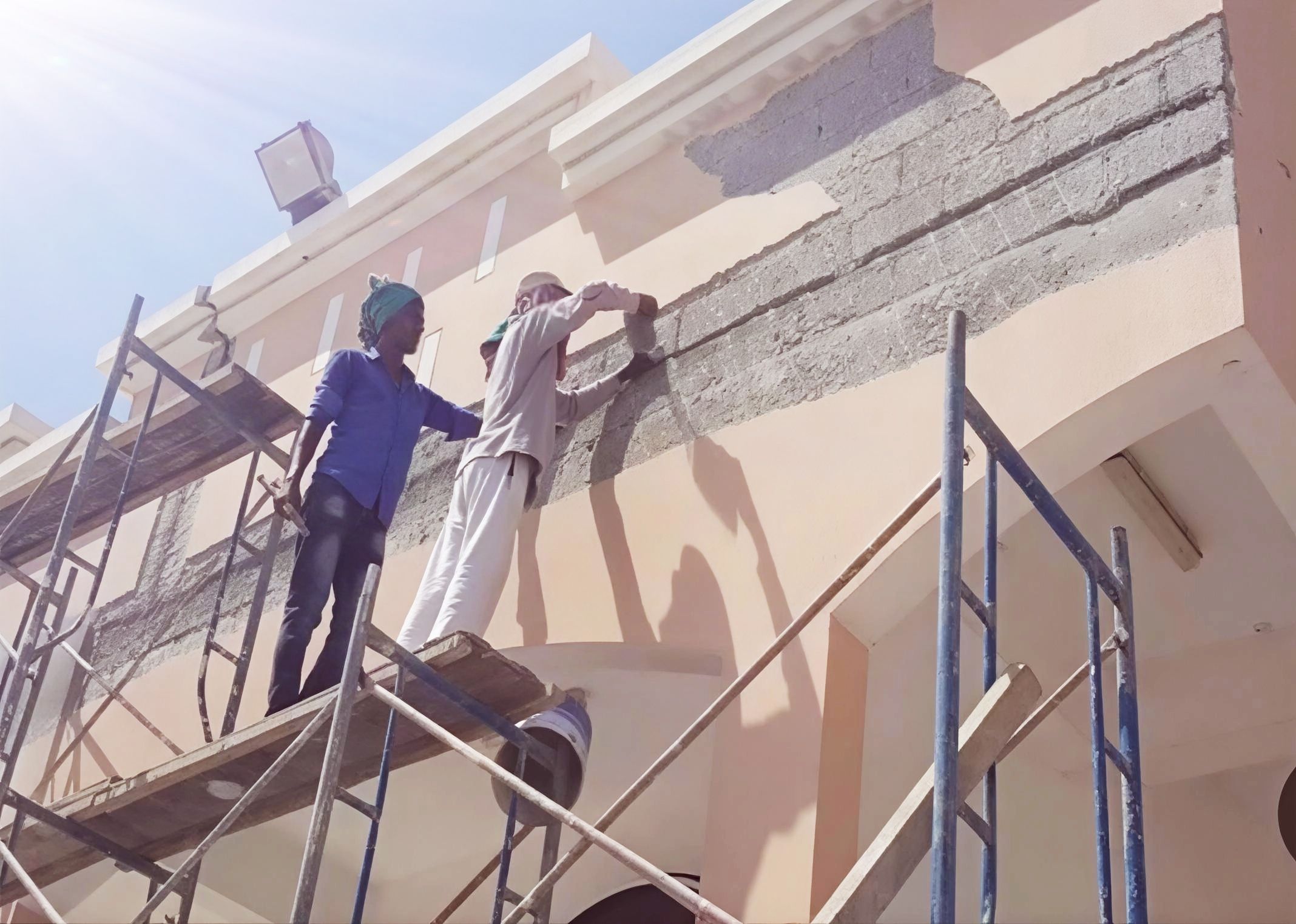 عمال تكسير وترميم