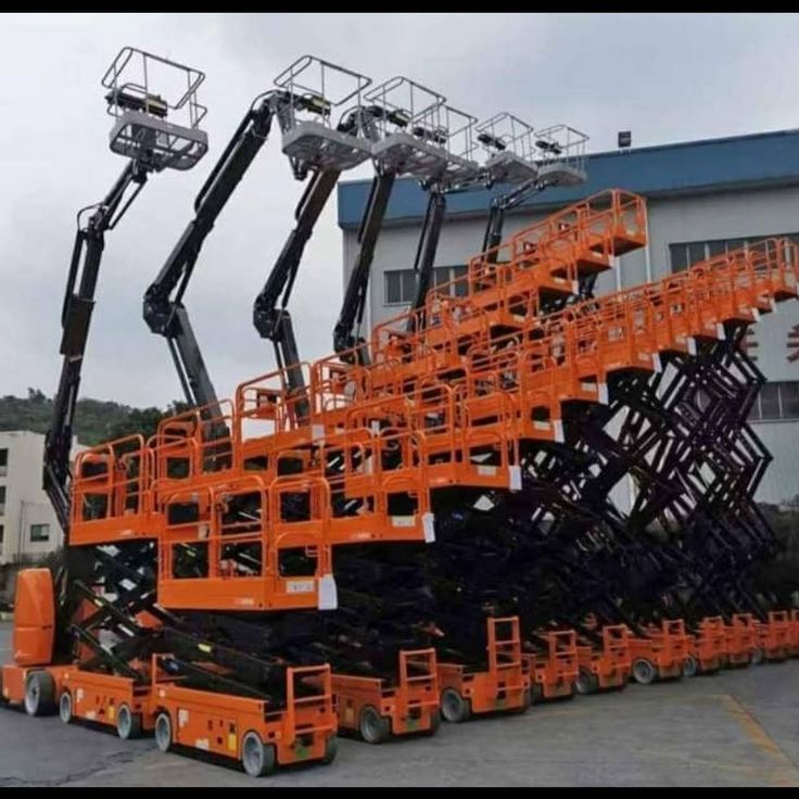 سقالات كهربائيه للايجار رافعة مقصيه للايجار