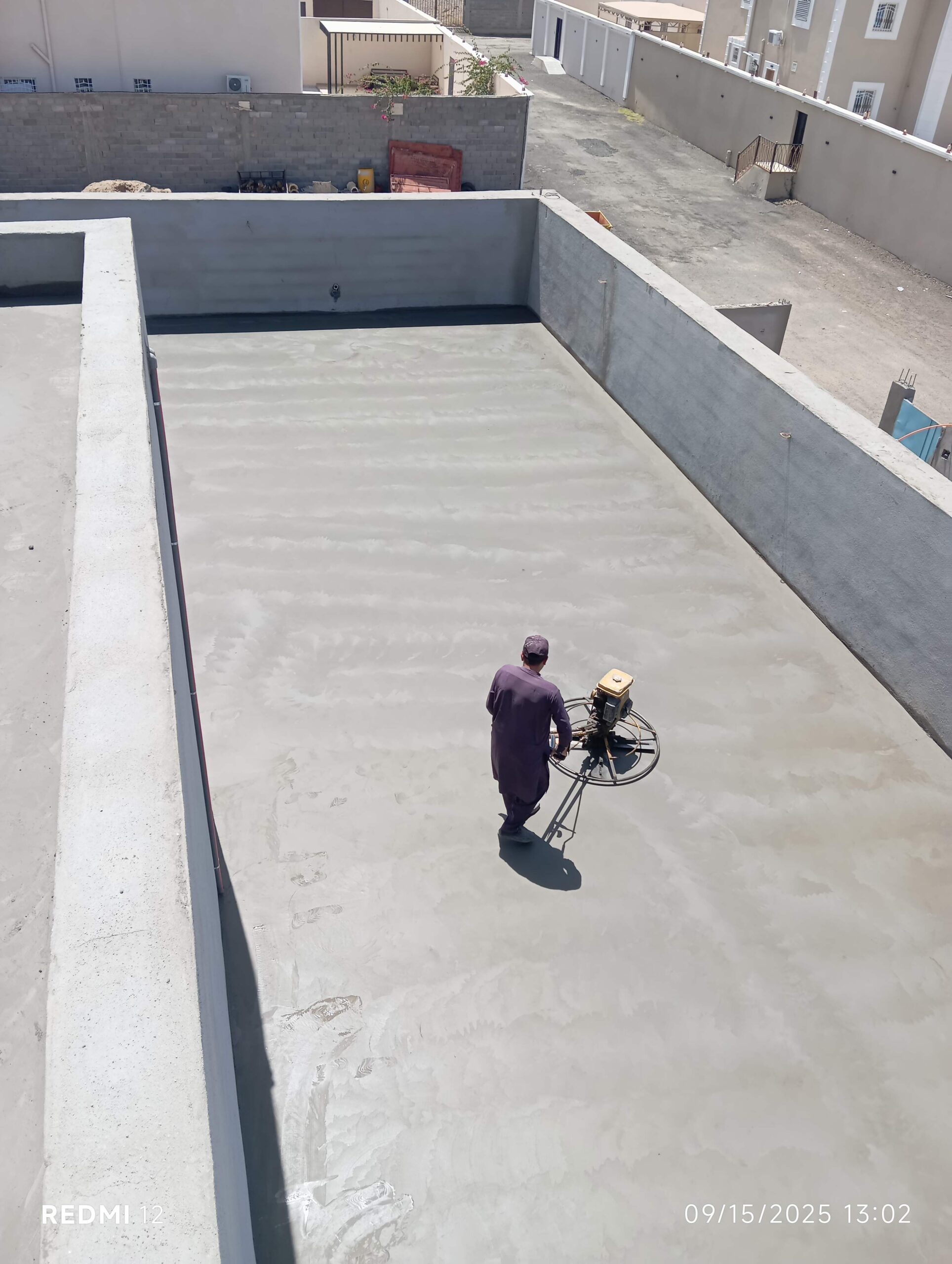 صبه مروحة. صبه نظافه برسلان سرامىك داخل غرف