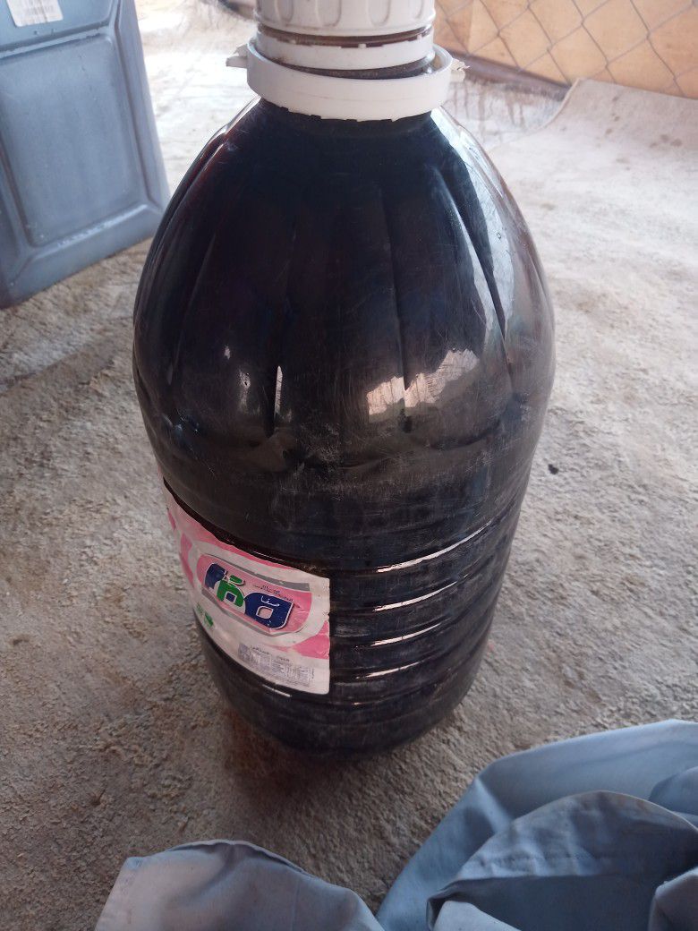 يوجد عندي دبه عسل شوكه وسمره