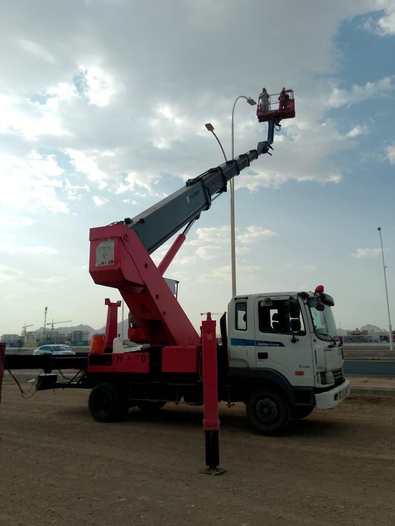 تأجير روافع شوكية وكرينات