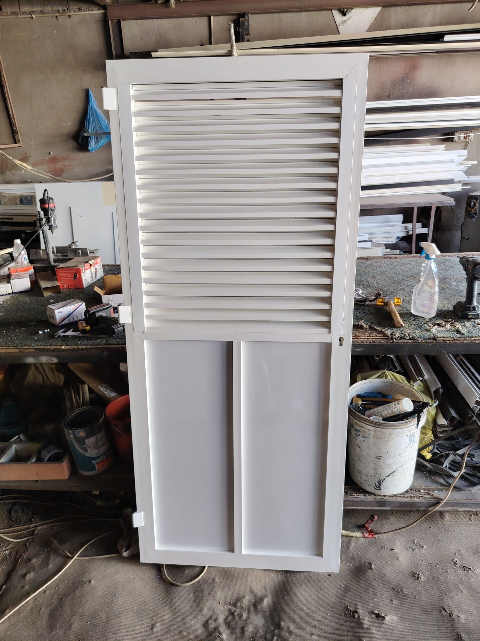 أبواب شبابيك المنيوم وزجاج سكريت