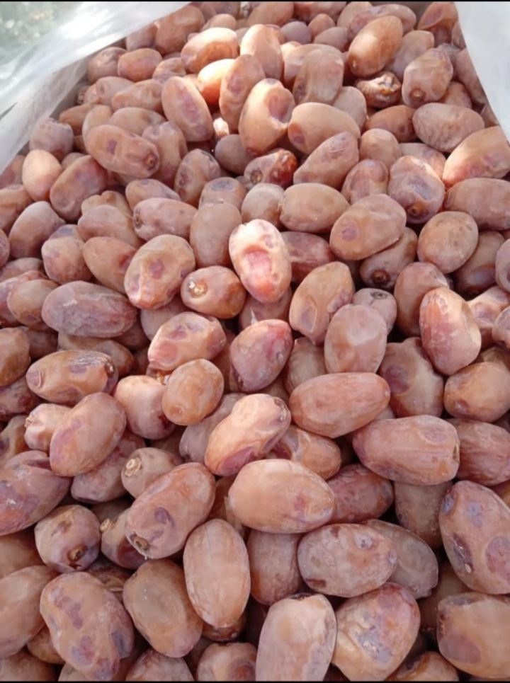 ، يوجد لدينا تمر اخلاص وجميع انواع التمور باسعار م