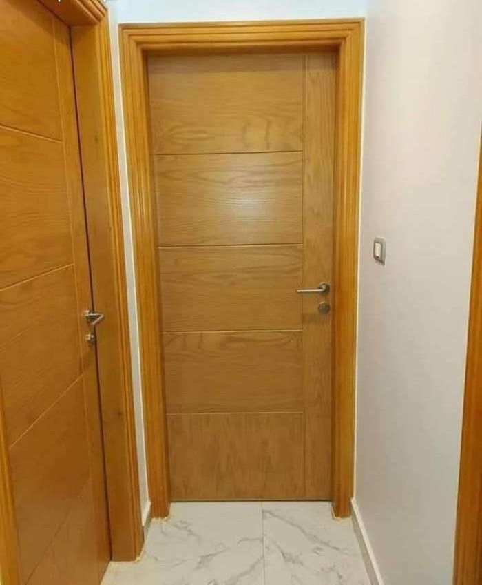 نجار أبواب خشب فك وتركيب وصيانه