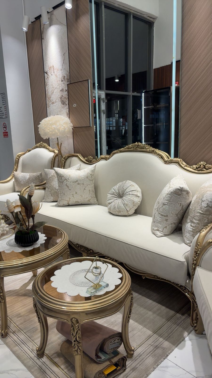 تنجيد وتفصيل حسب طلب الزبون وإذعندكم كنب قديم يرجع