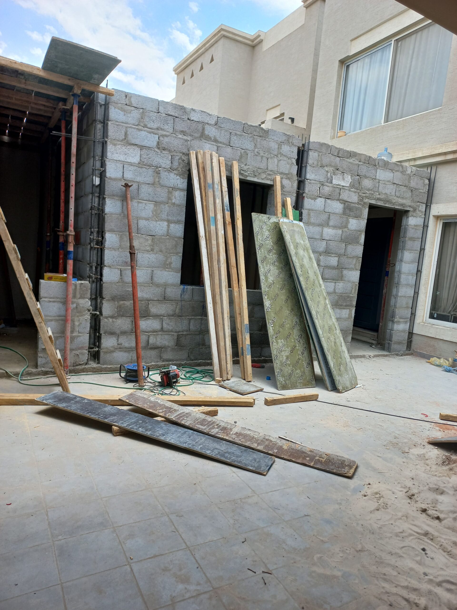 معلم سراميك بلاط بناء لياسه إمام غرفه تكسير ترميم