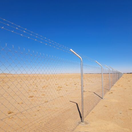 تركيب وتوريد جميع انواع الشبوك بوجوده عاليه