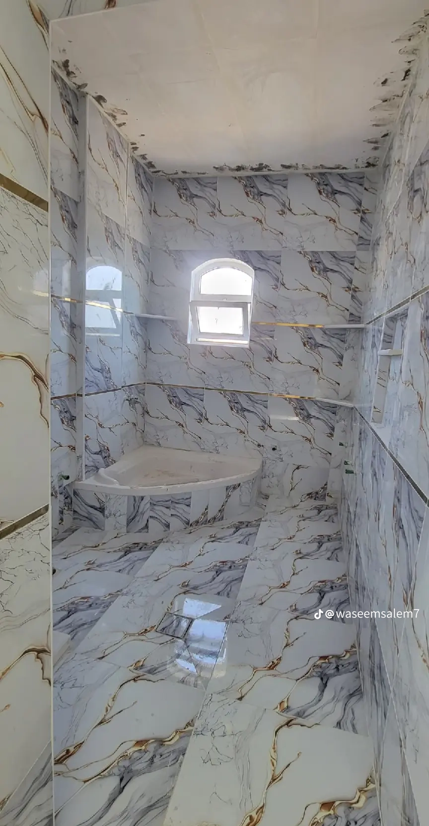 مبلط ابو عماد لتركيب جميع انواع البلاط البرسلان وا