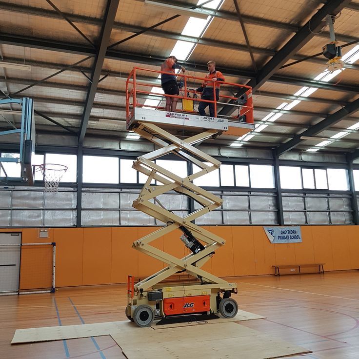 سيزرلفت للايجار مانلفت للايجار رافعة عمال للايجار