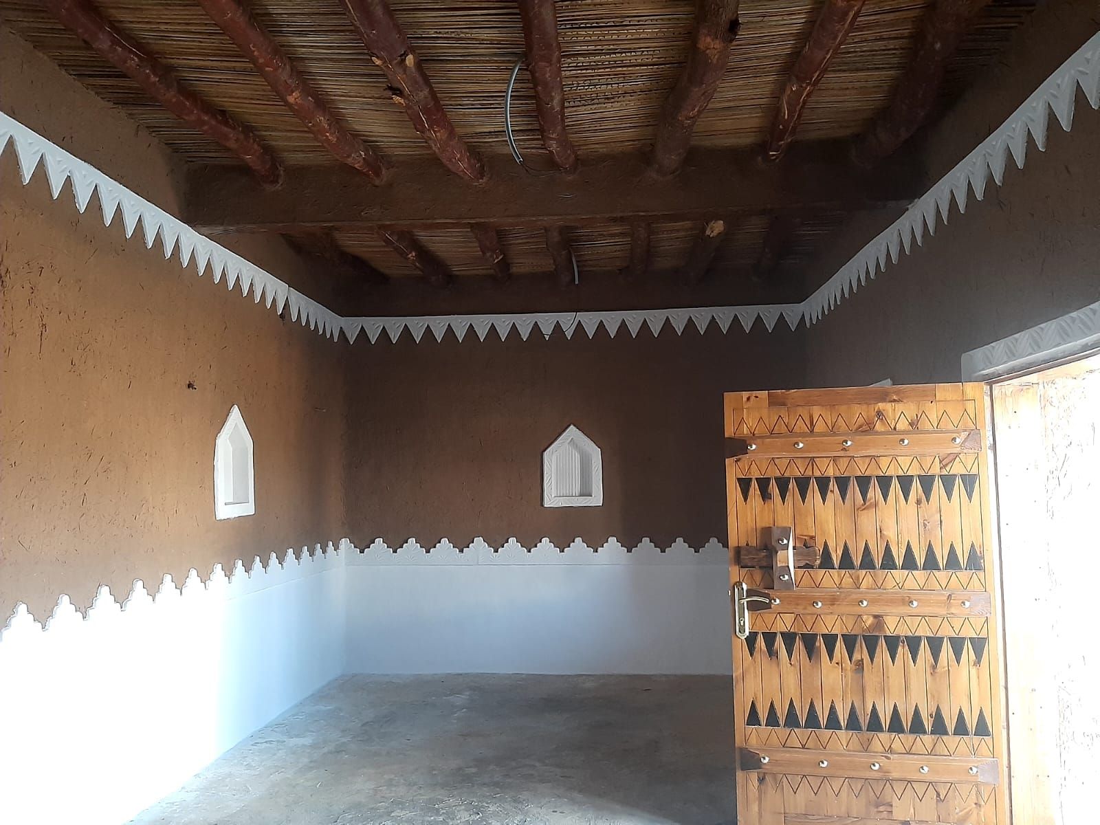 نشتغل جميع أعمال التراثية بنيان المجالس والمساجد و