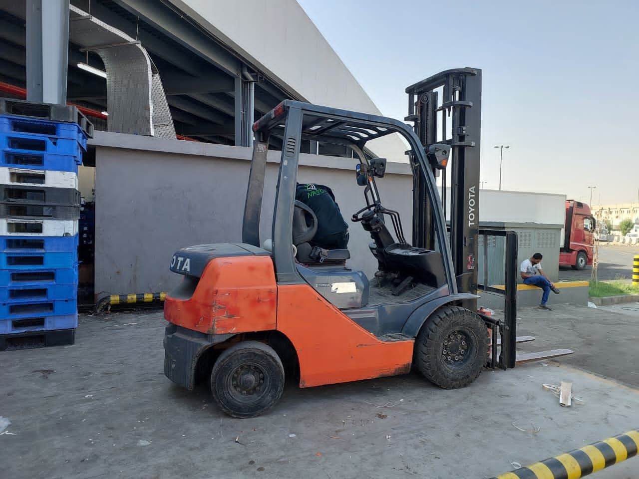 تأجير مان لفت سيزر لفت سقايل كهربائيه موديلات جديد