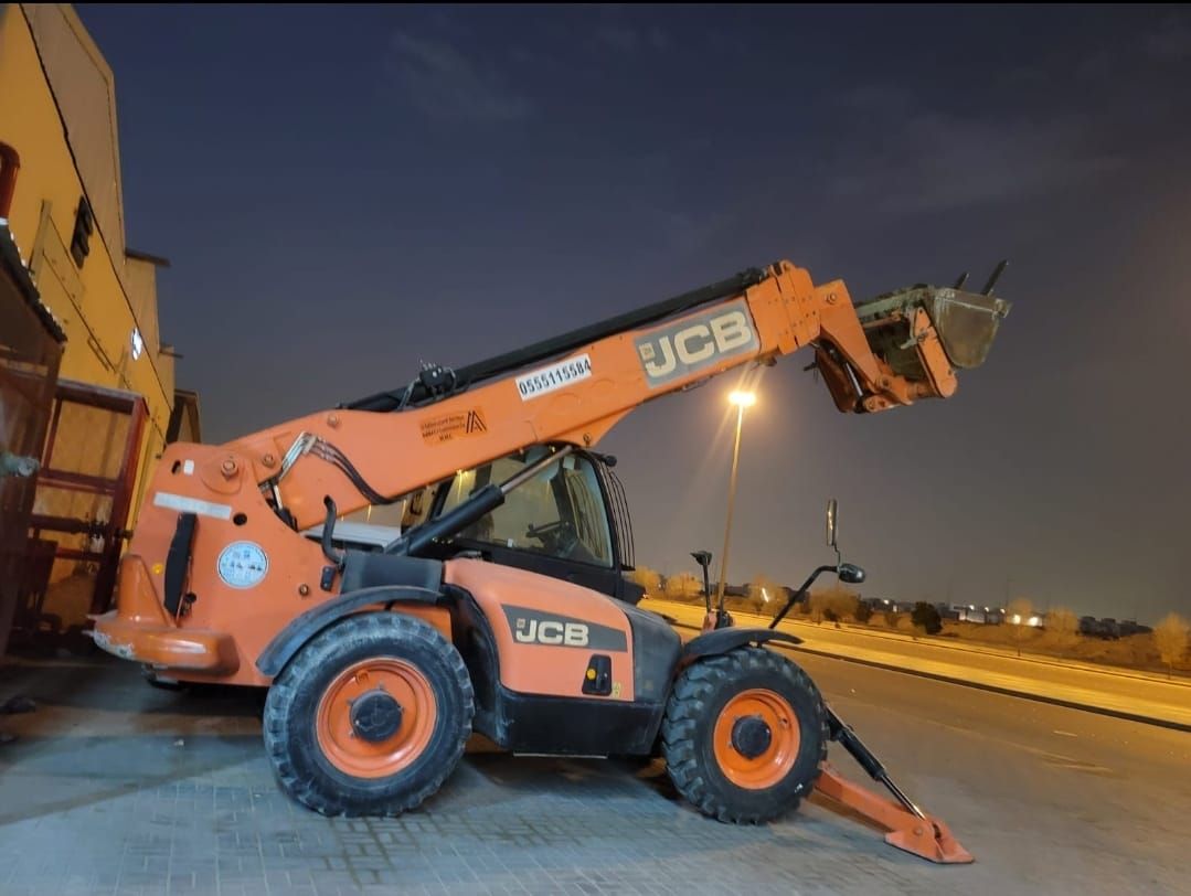 تأجير مان لفت سيزر لفت سقايل كهربائيه موديلات جديد