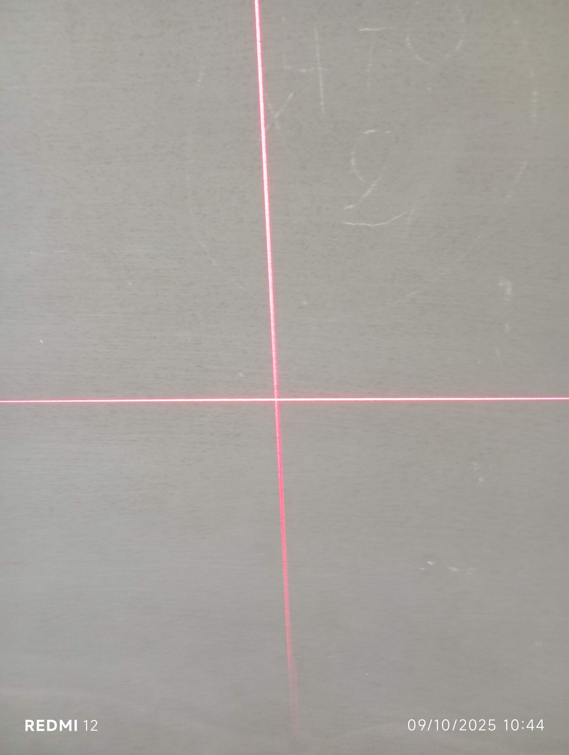 صبه مروحة. صبه نظافه برسلان سرامىك داخل غرف