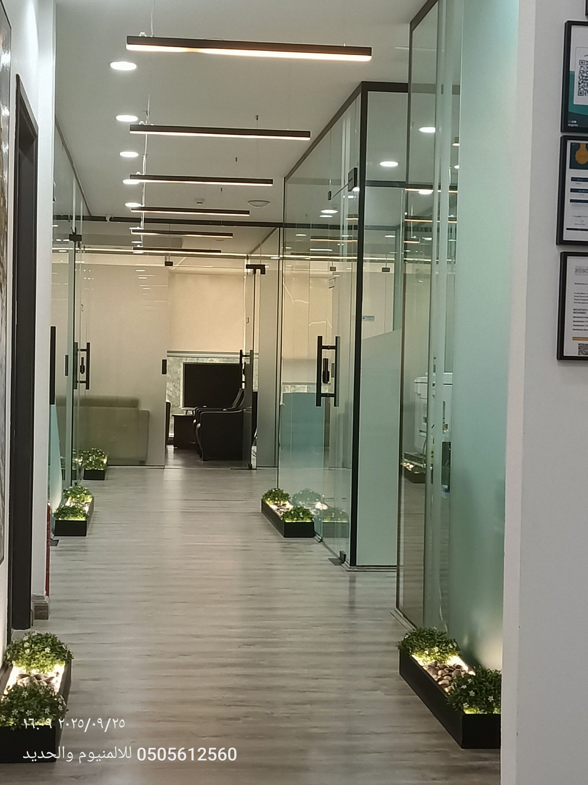 زجاج مكاتب شورات بلكونات دربزيم