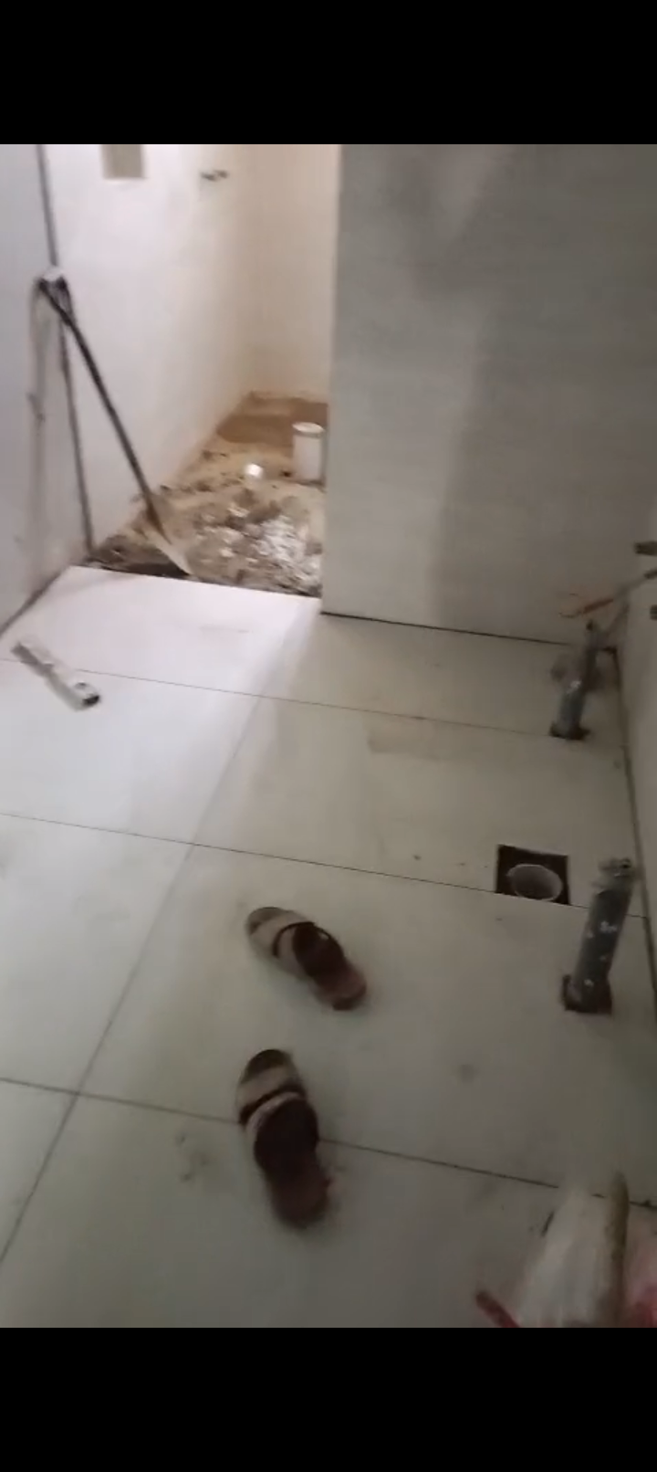 مبلط ابو عماد لتركيب جميع انواع البلاط البرسلان وا