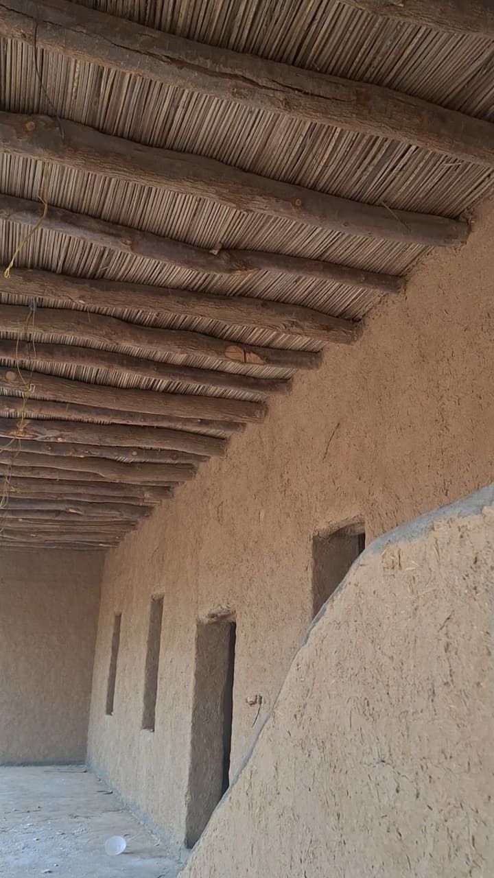 نشتغل جميع أعمال التراثيه بنيان المجالس والمساجد و