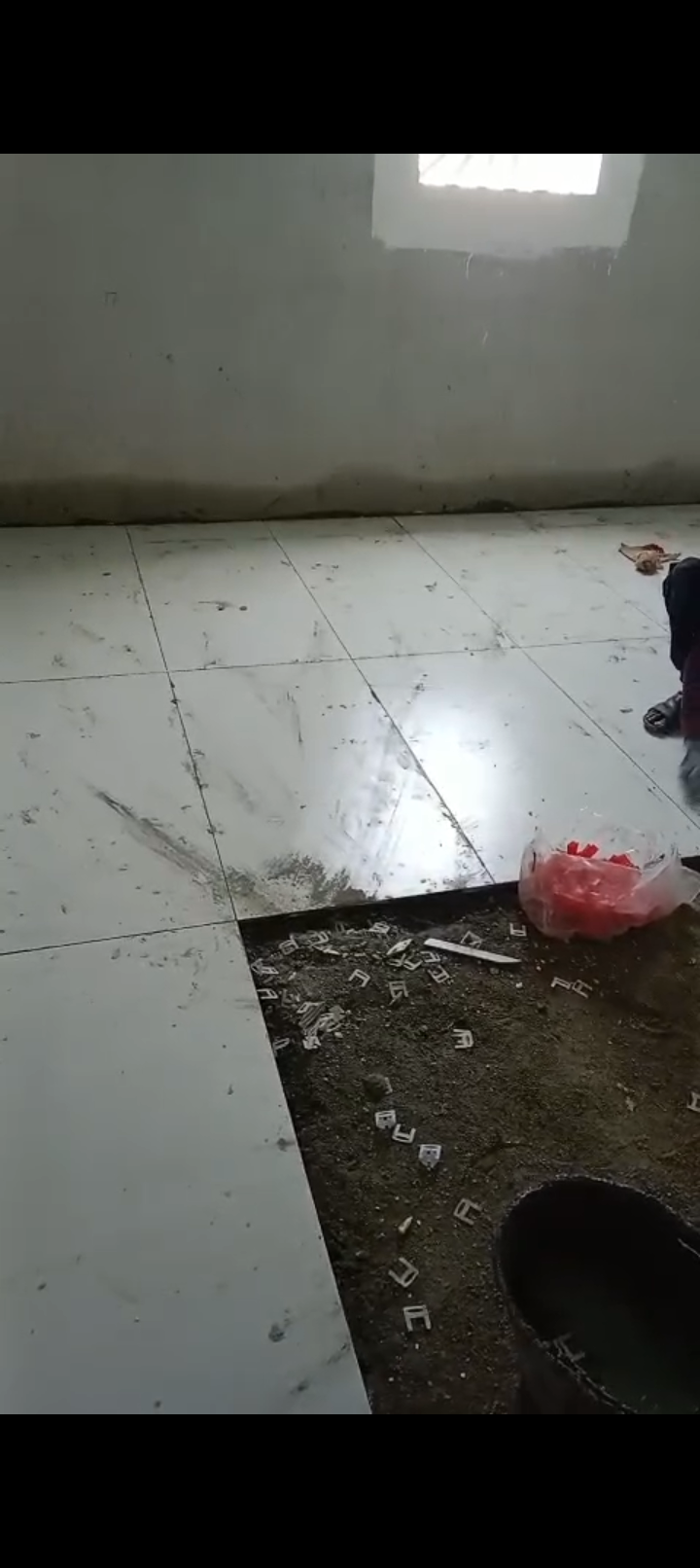 مبلط ابو عماد لتركيب جميع انواع البلاط البرسلان وا