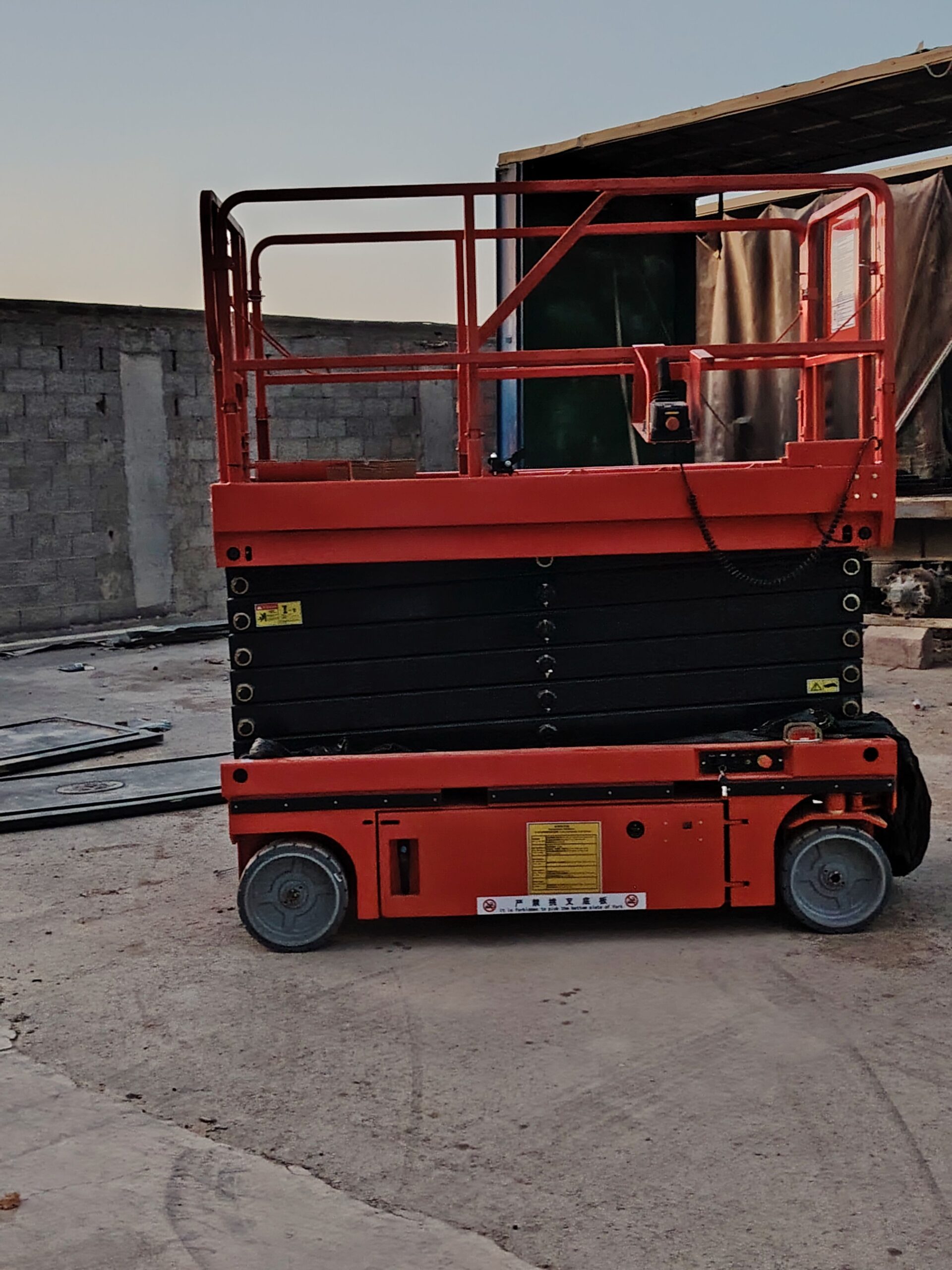 سيزرلفت للايجار مانلفت للايجار رافعة عمال للايجار