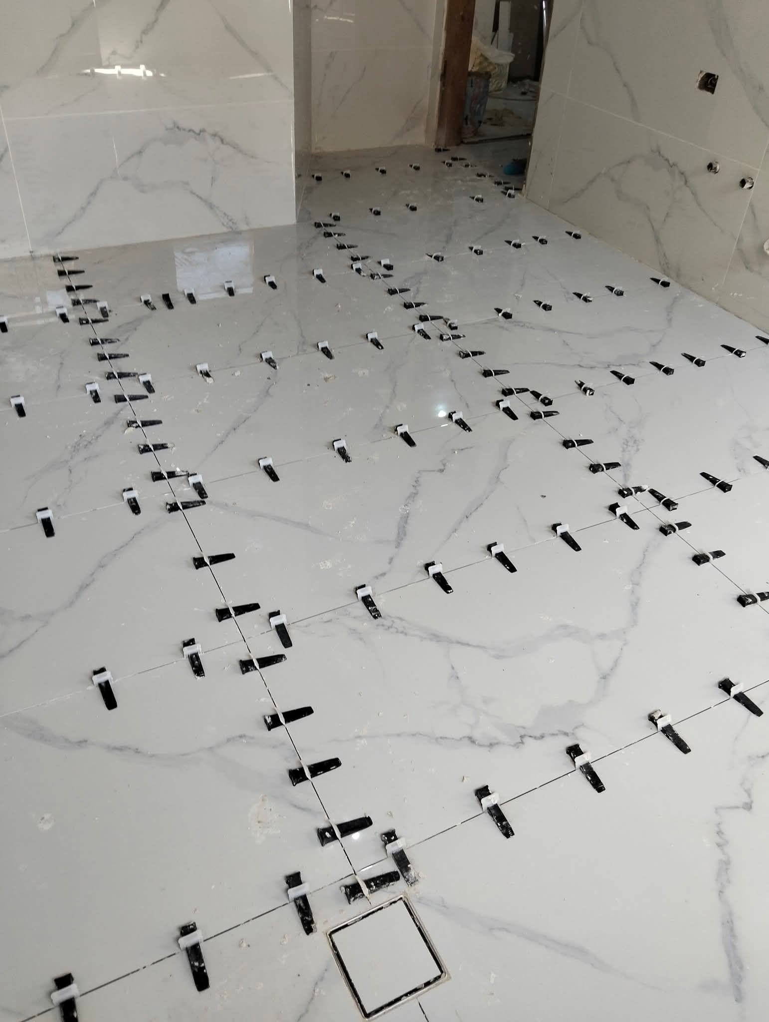 معلم بلاط سراميك بحفر الباطن وترميمات