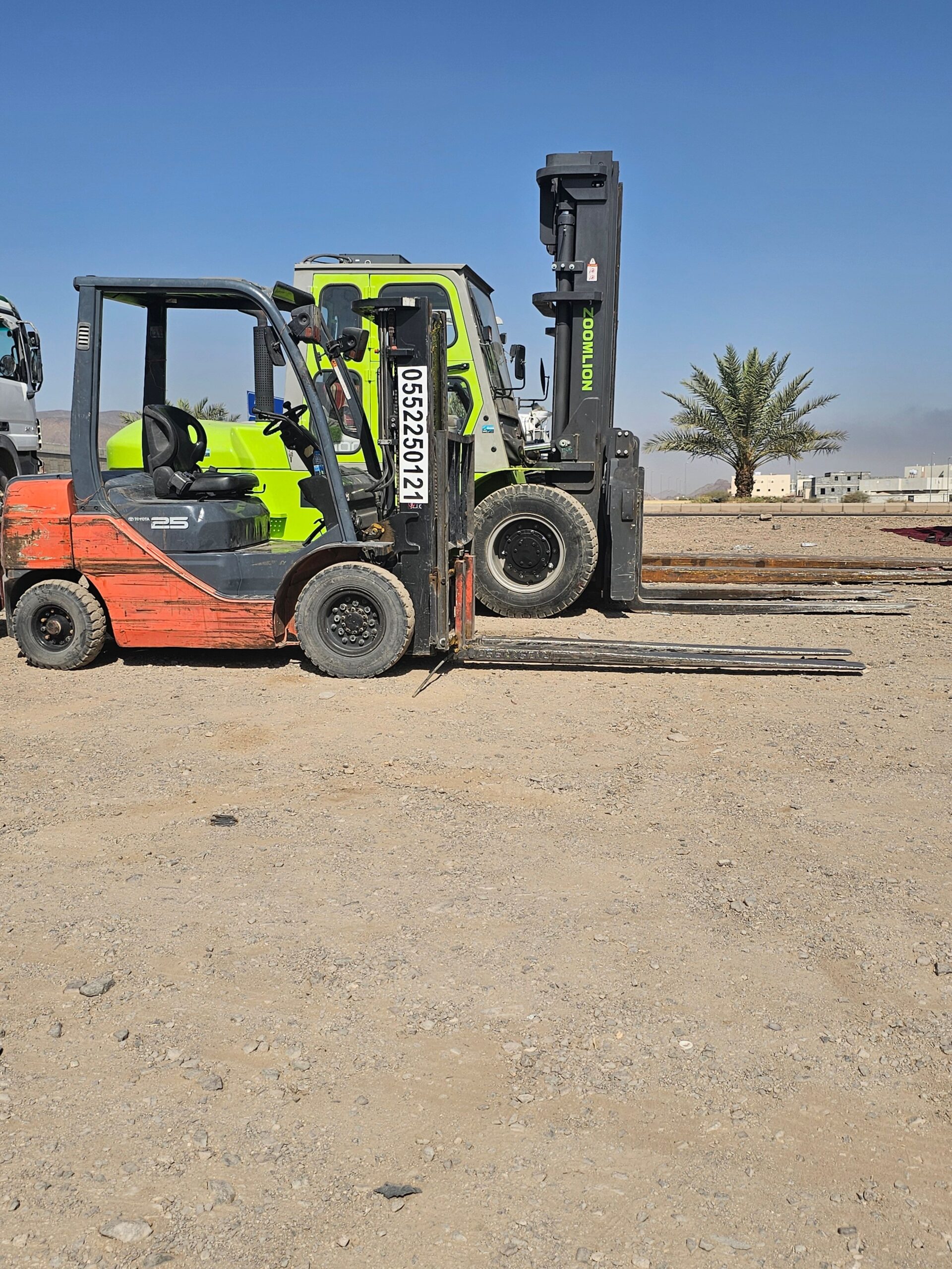 ابو تميم لتأجير المعدات رافعات شوكيه