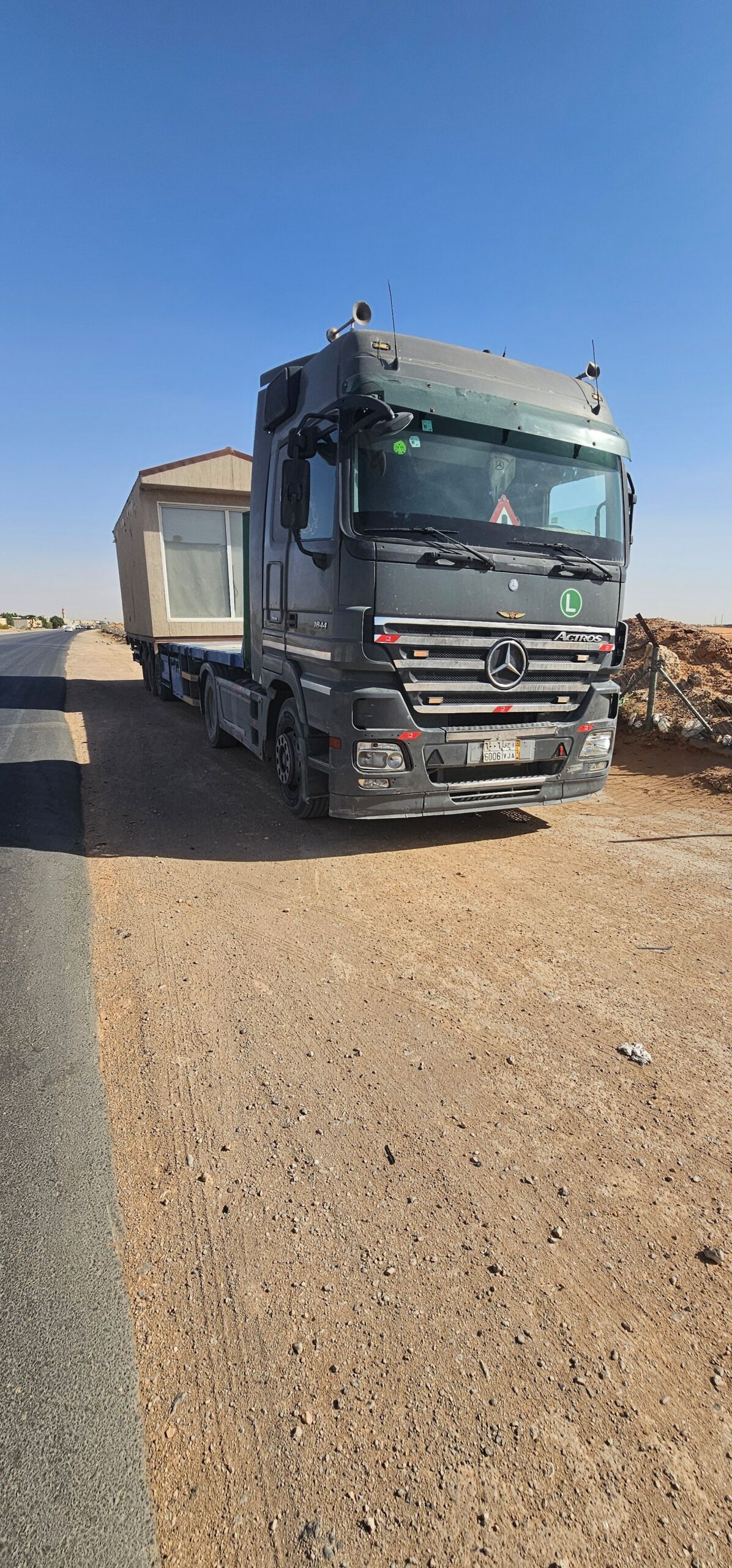 نقل بركسات غرف جاهزه سطحه ونش