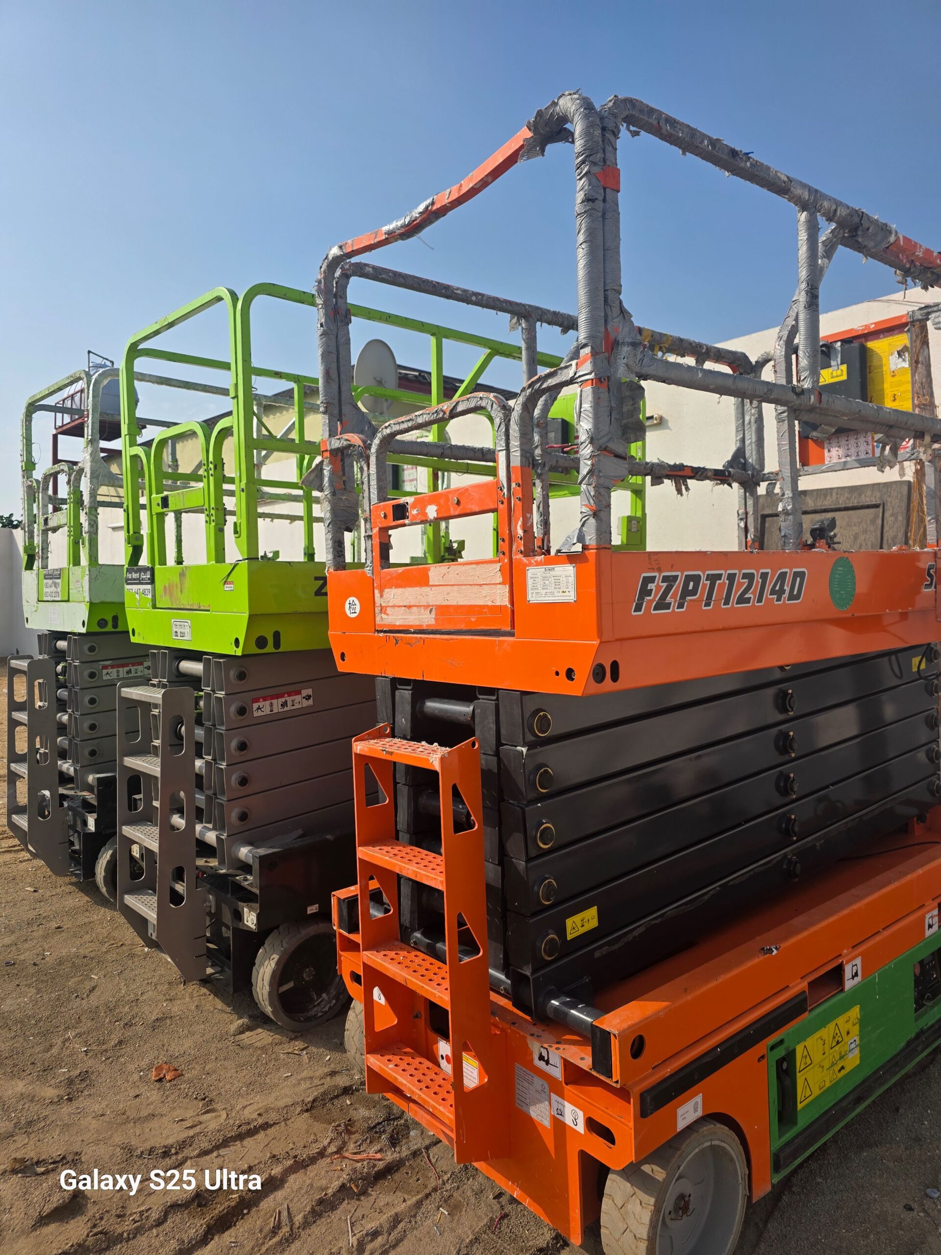 1. *سيزر لفت 6 متر*: موديل حديث للإيجار – ارتفاع 6