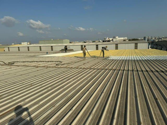 فني عوازل حراري ومائي