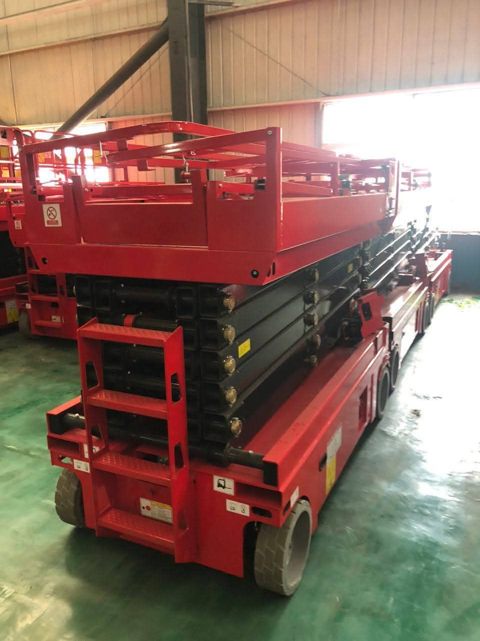 سيزرلفت للايجار مانلفت للايجار رافعة عمال للايجار