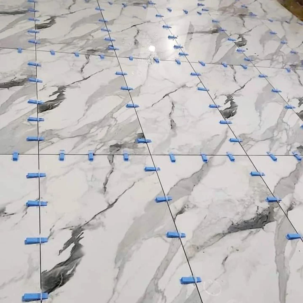 مقاول تكسير وترميم بلاط وديكور