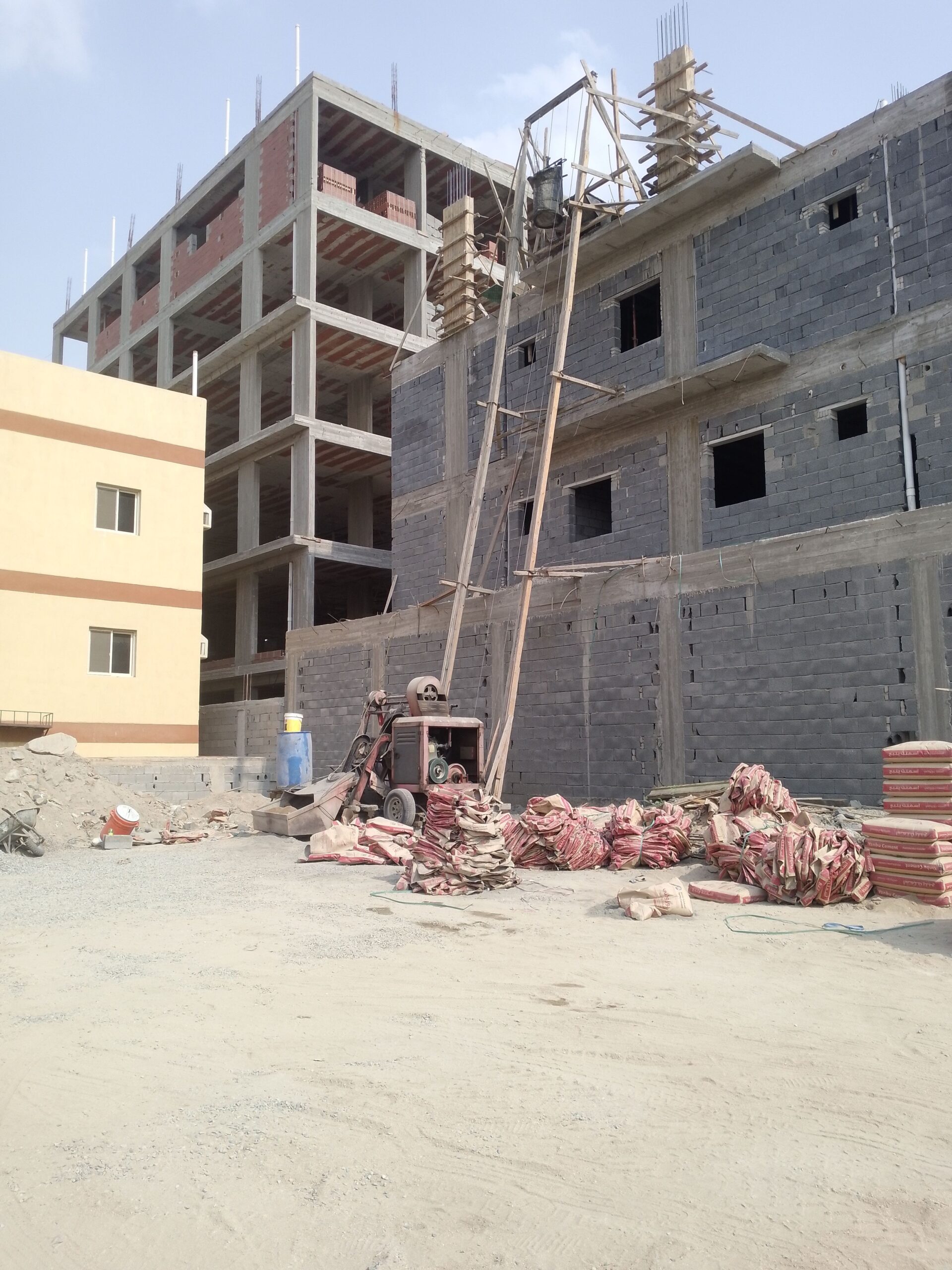 مقاول خلاط اسمنت یدوی ایجار 0550695650