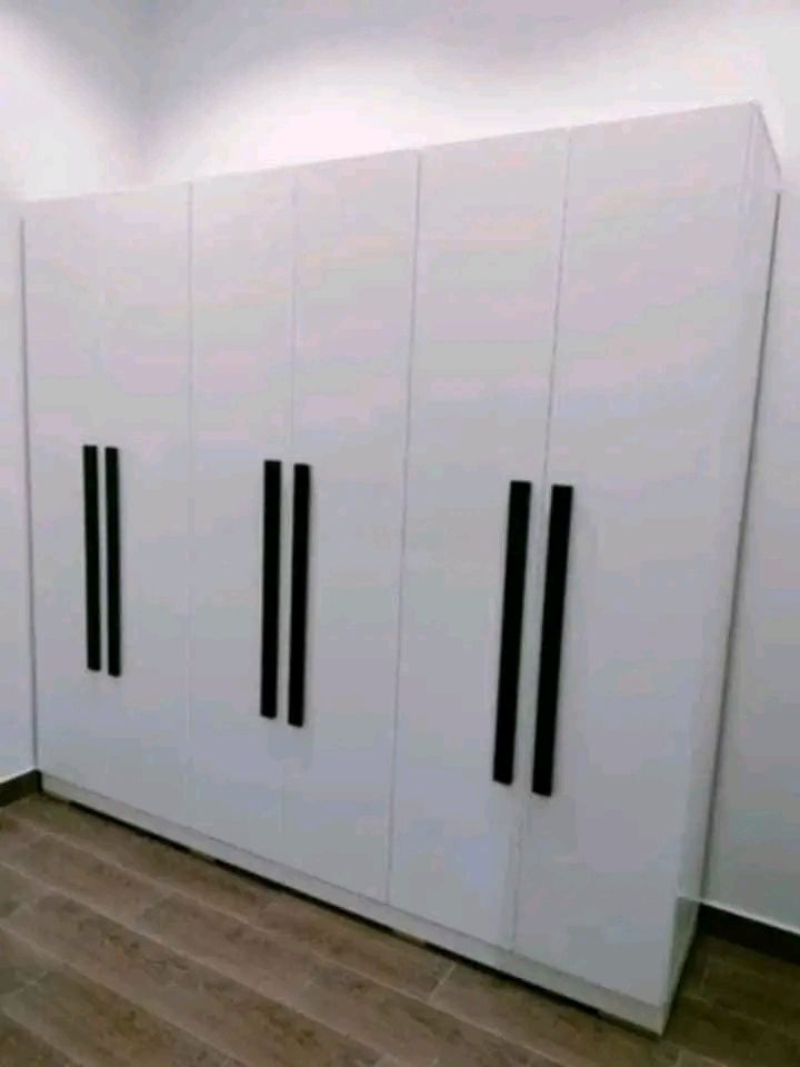 يوجد لدينا جميع انواع الدولاب بكل المقاسات والمودي