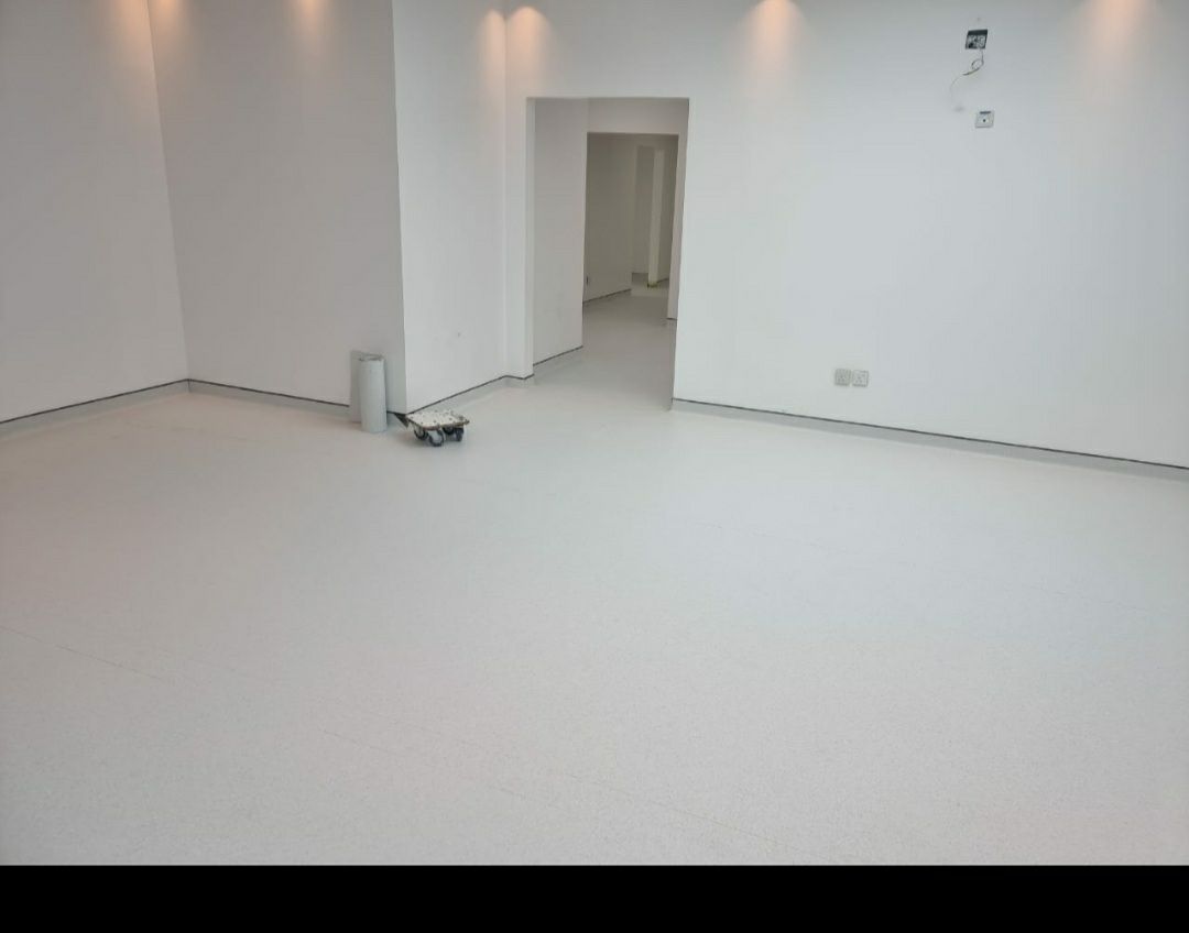 فني عوازل حراري ومائي