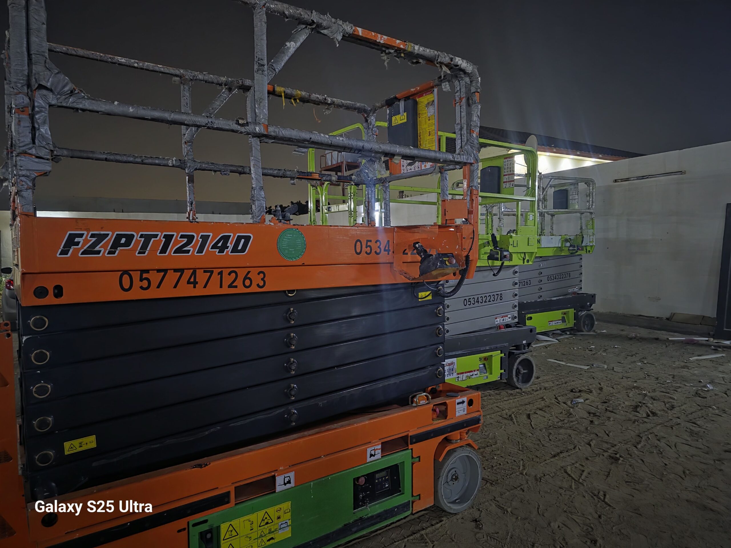 رافعة مقصية (سيزر لفت) للايجار! متوفرة مع أبو فهد