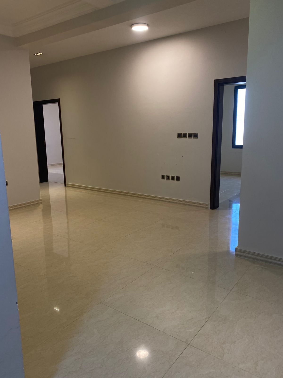 للايجار شقه فاخره في ابحر الشماليه حي الفردوس مخطط