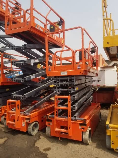 متوفر سيزرلفت مانلفت للايجار باحدث الموديلات