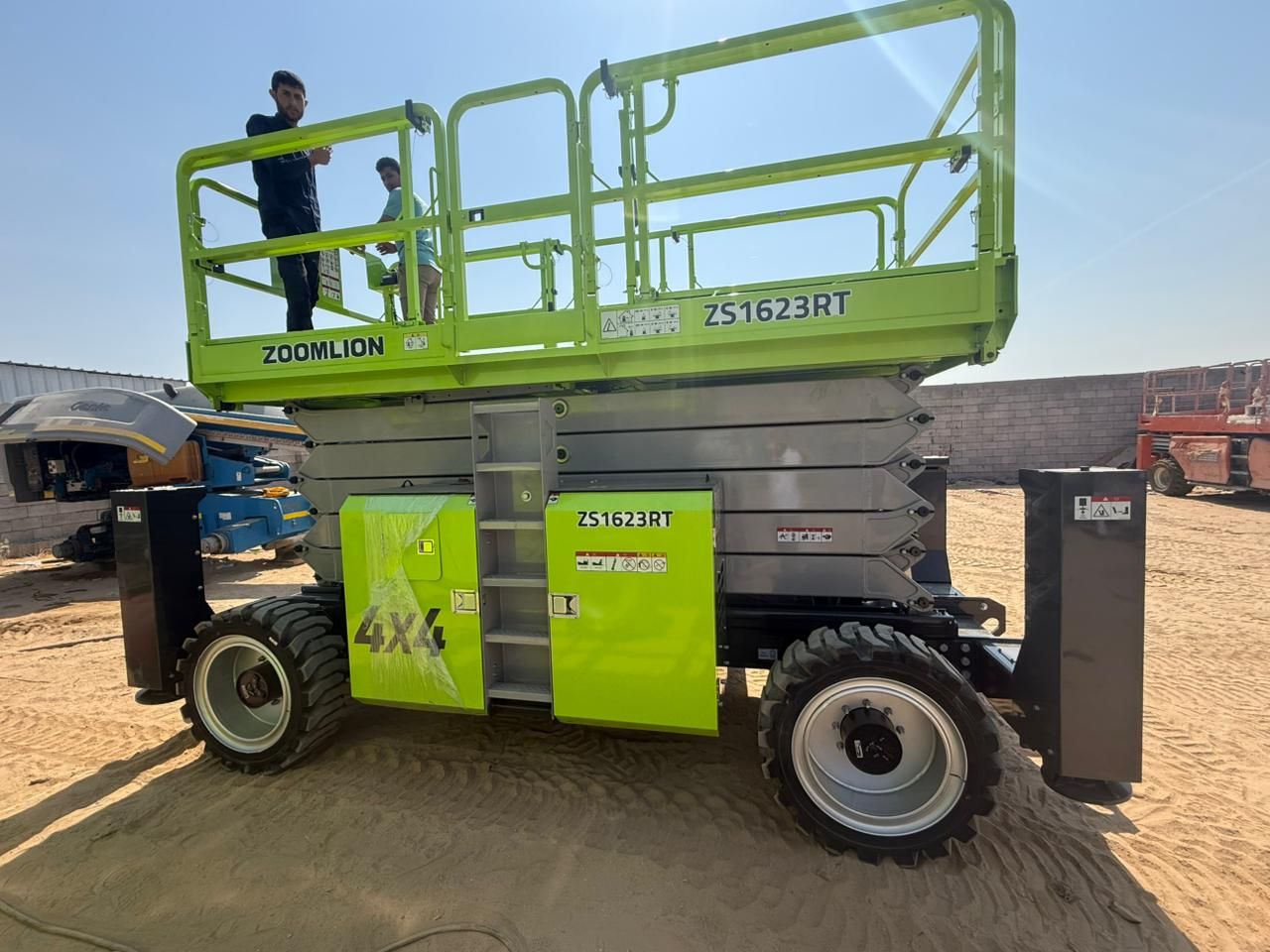 سيزرات لفتات مان لفتات رافعات مقصيه سقالات كهربائي