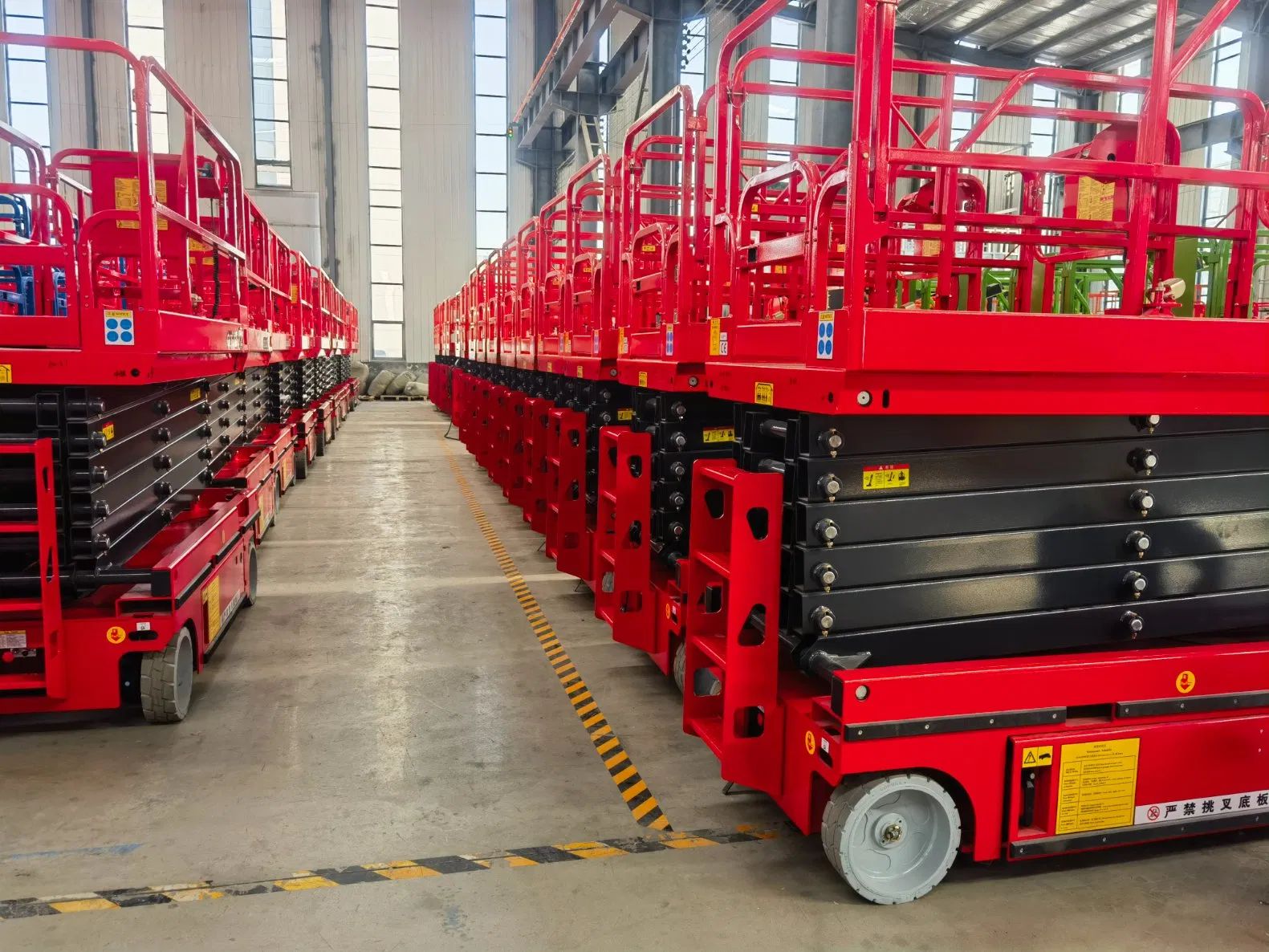 رافعات شوكية للإيجار سيزر لفت للإيجار مان لفت للإي