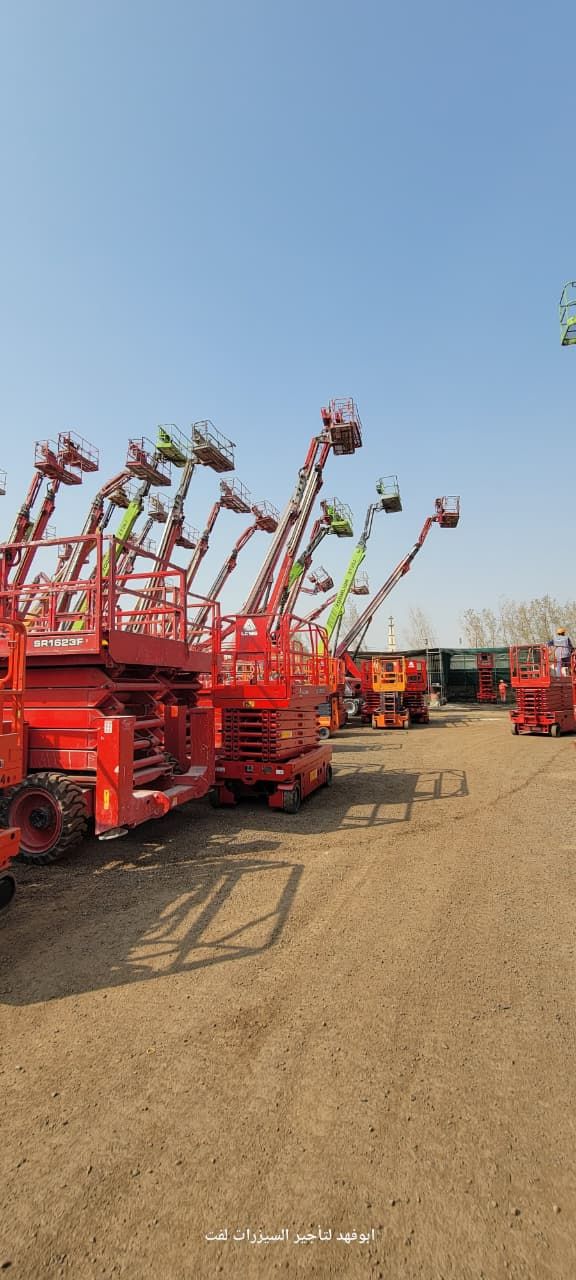 متوفر من 8 الى 16 متر سيزر لفت كهرباء متوفر 12 و 1