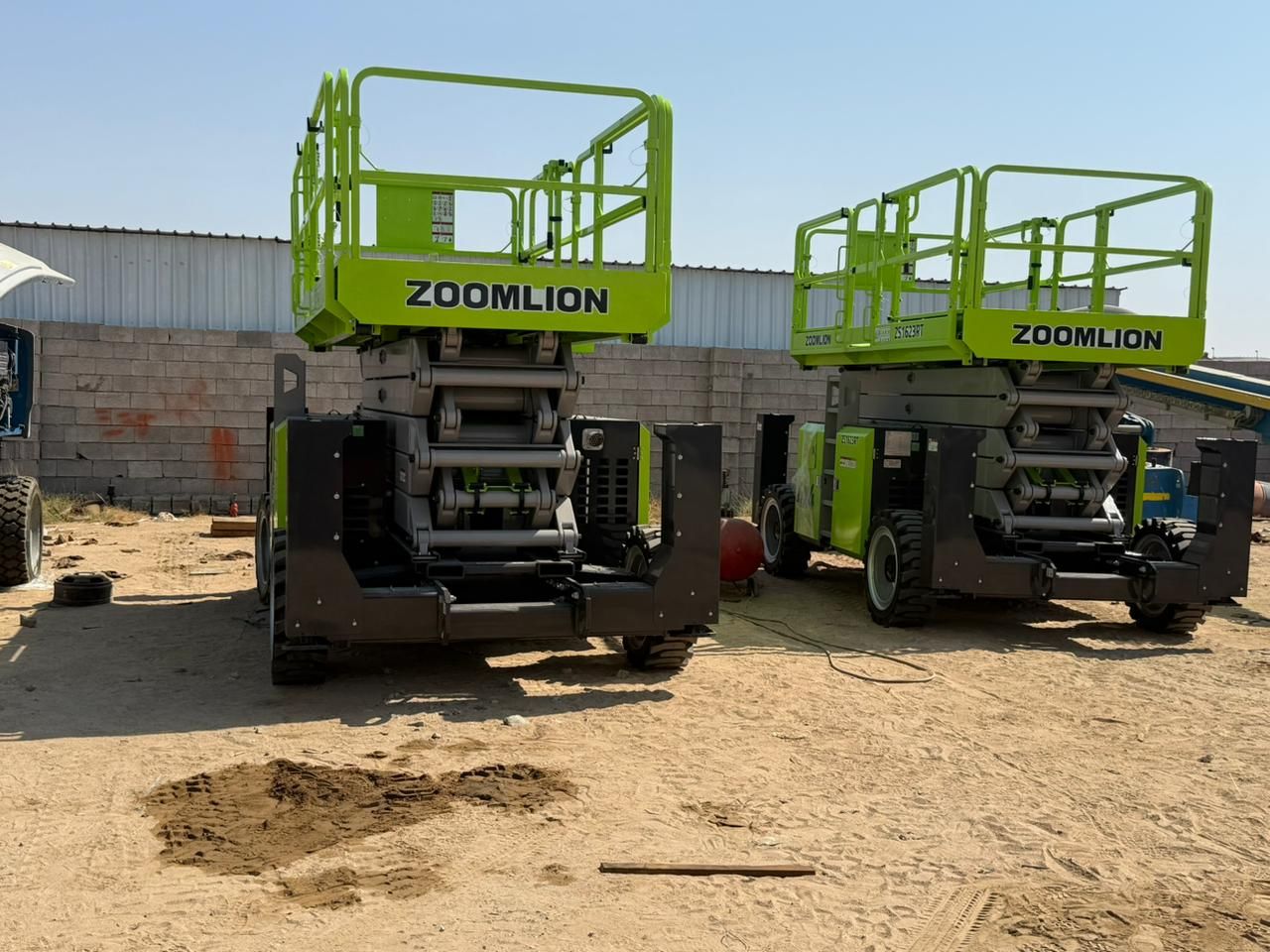 سيزرات لفتات مان لفتات رافعات مقصيه سقالات كهربائي