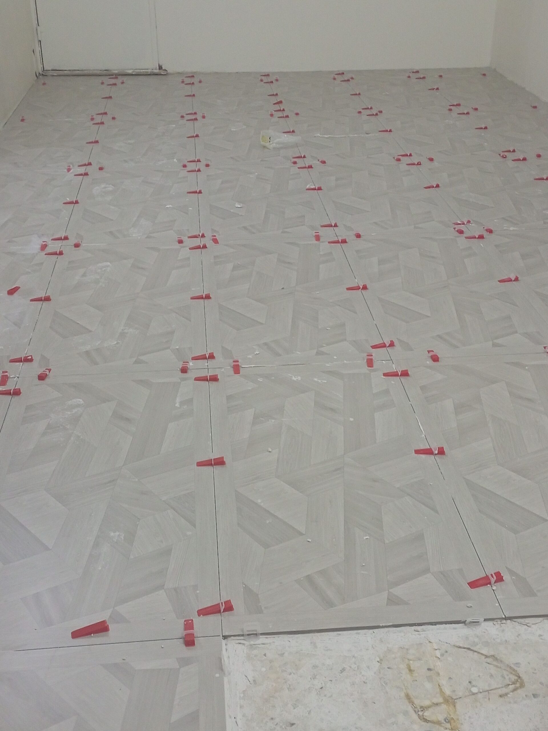 معلم بلط اسماعيل باكستاني داخل الرياض ٠٥٣١٤٣٨٢٠٤