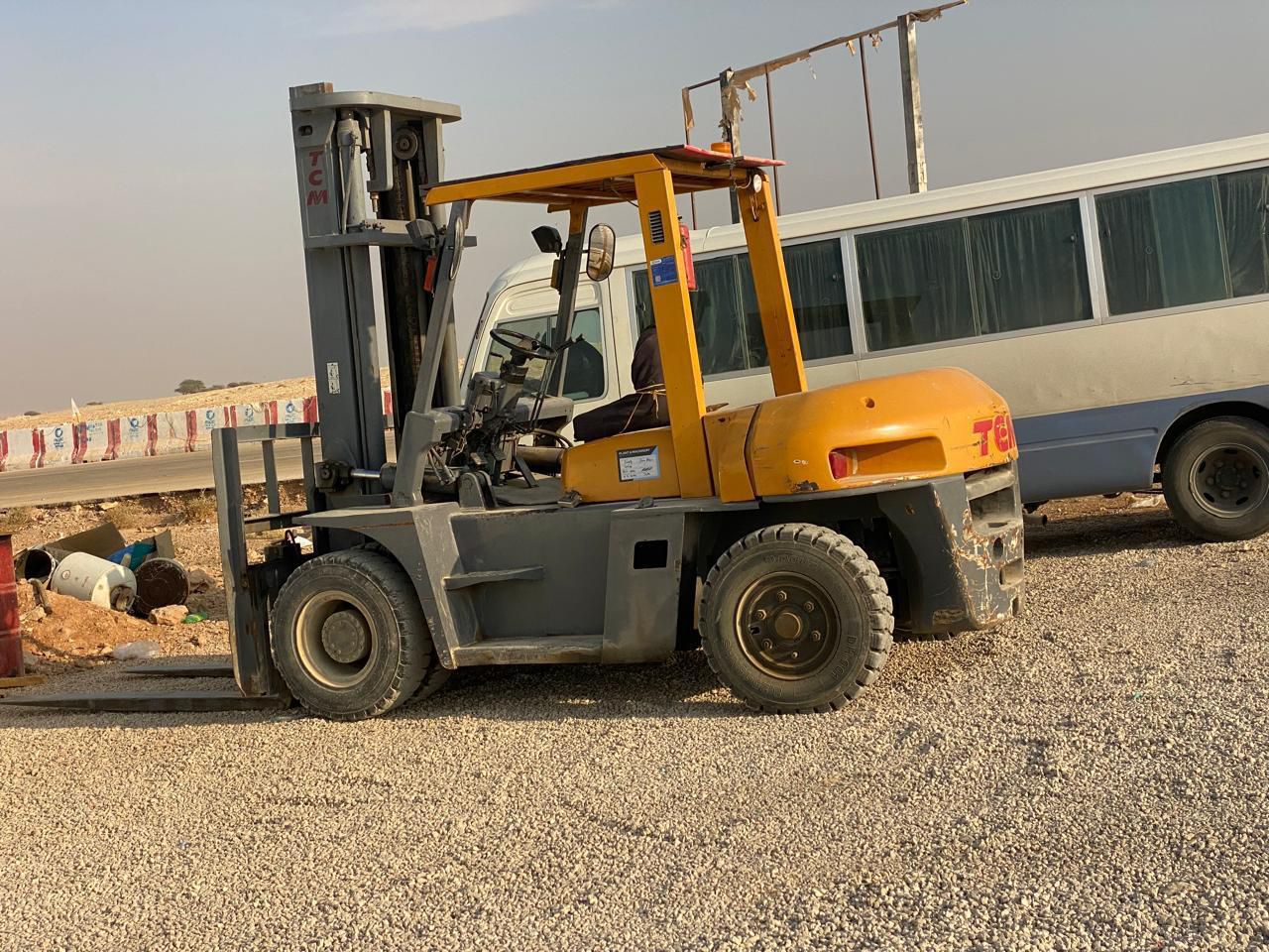 للإيجار الرافعات الشوكيه بجميع أنواعها