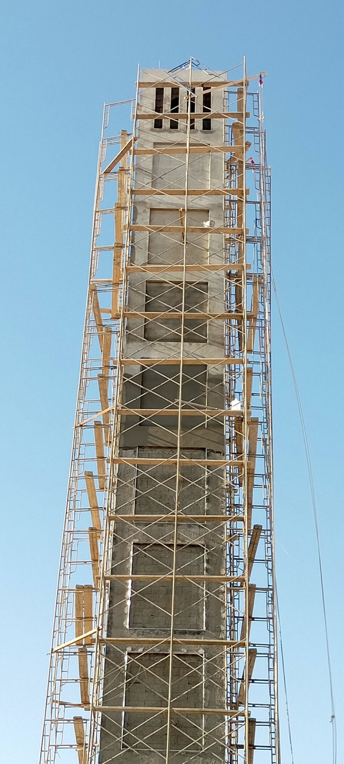 معك علي باكستاني معلم لياسه يحتاج شغل الياسه تاكيس