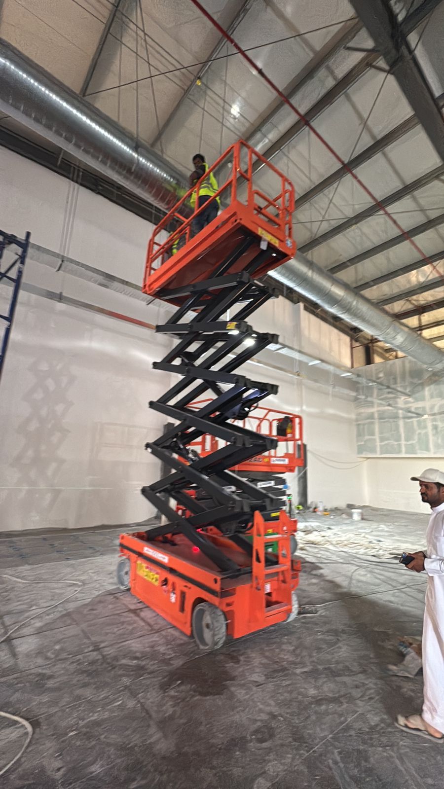 scissor lifts سيزر لفت للايجار