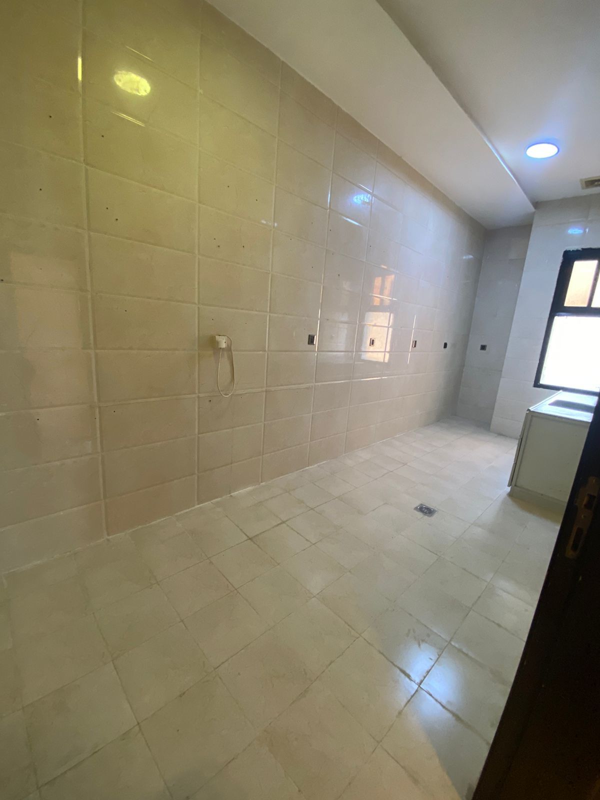 للايجار شقه فاخره في ابحر الشماليه حي الفردوس مخطط