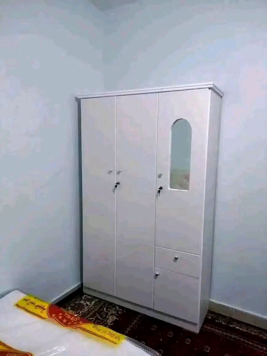 يوجد لدينا جميع انواع الدولاب بكل المقاسات والمودي