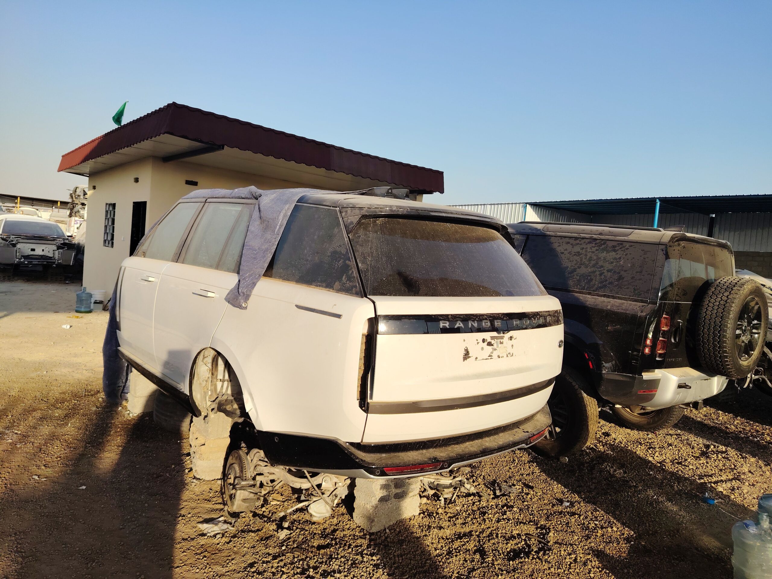 قطع غيار رنج روفر فوج موديل 2024 تشاليح الحاير للت