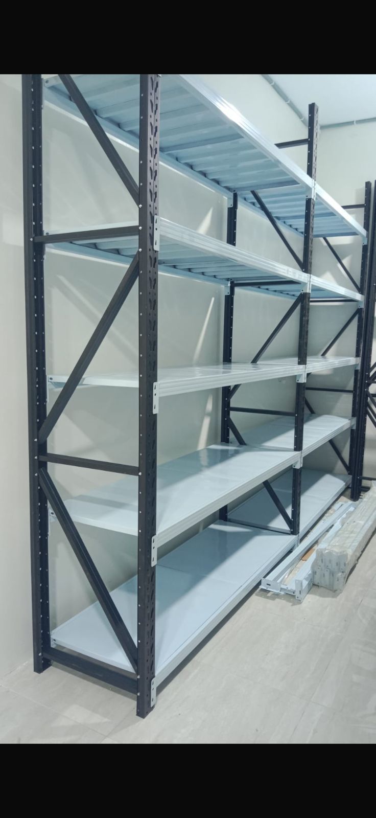 رفوف مستودع وسوبر ماركت