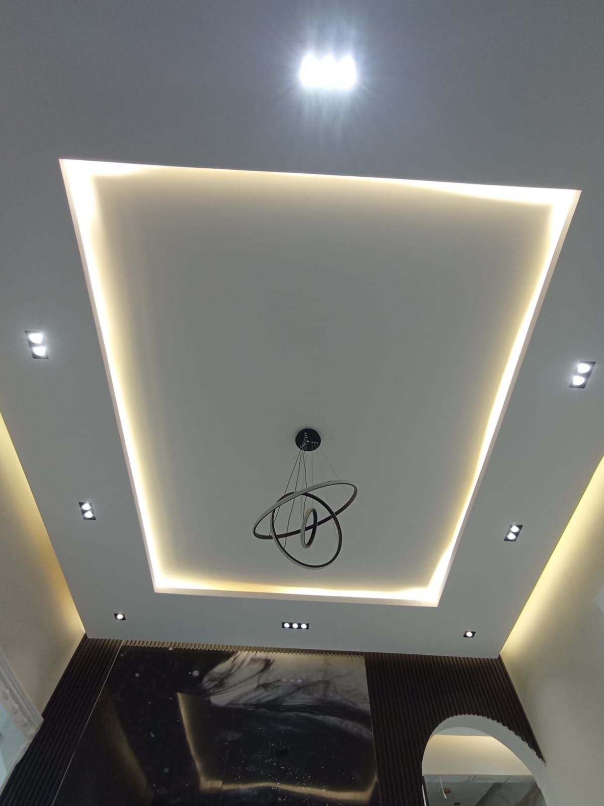 معلم جبس بورد اسمنت بورد وجميع انواع الديكور الداخ