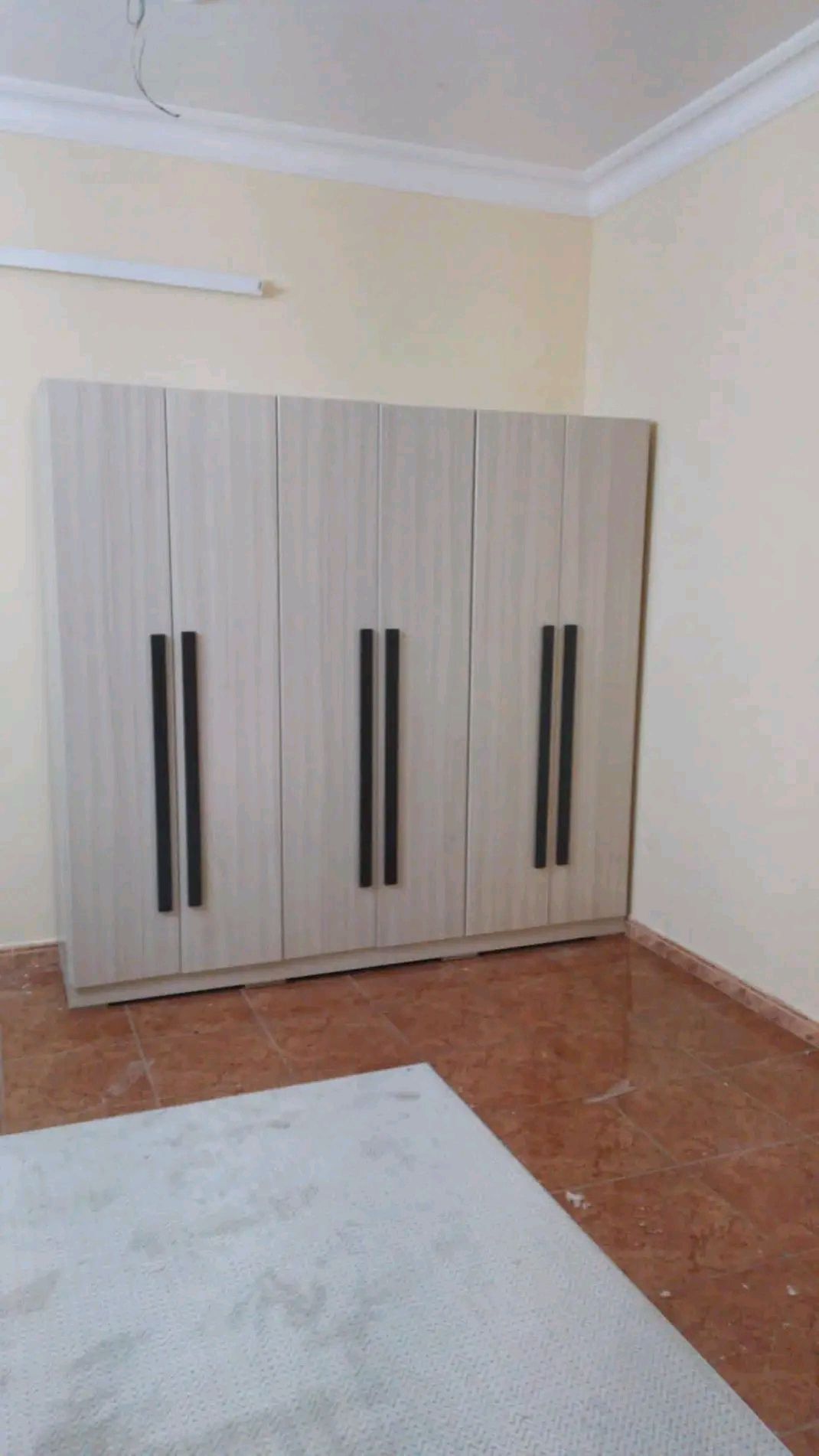 يوجد لدينا جميع انواع الدولاب بكل المقاسات والمودي